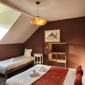 https://hotel-le-petit-montmartre.inbrittany.com